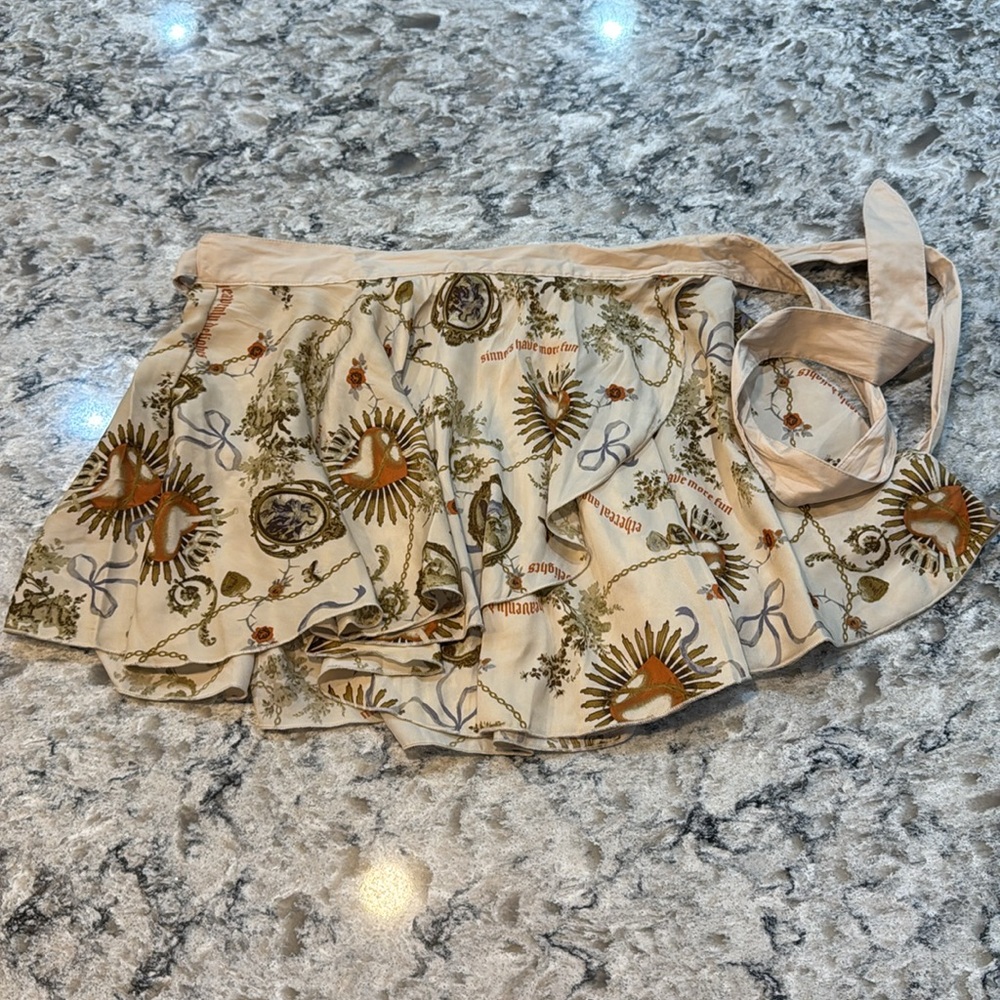 Kimchi Blue Ballet Wrap Mini Skirt Celestial Print NWT Size M/L - Picture 4 of 12